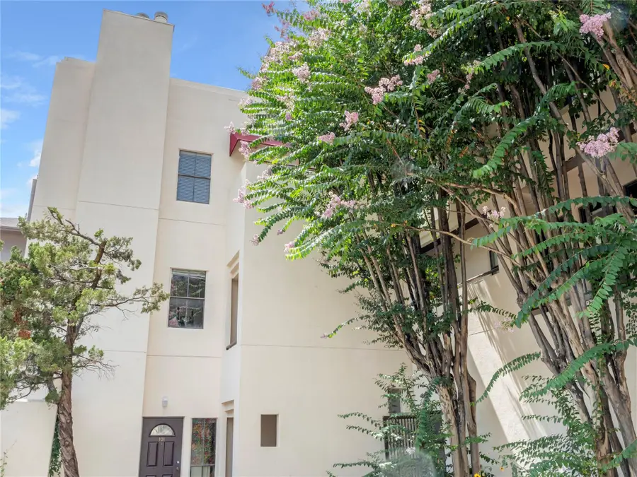 712 Graham Pl #304, Austin, TX 78705 - #2