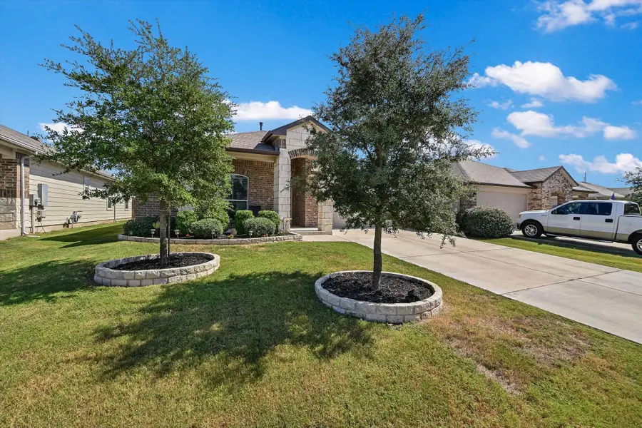 112 Groves Ln, Hutto, TX 78634 - Image #2