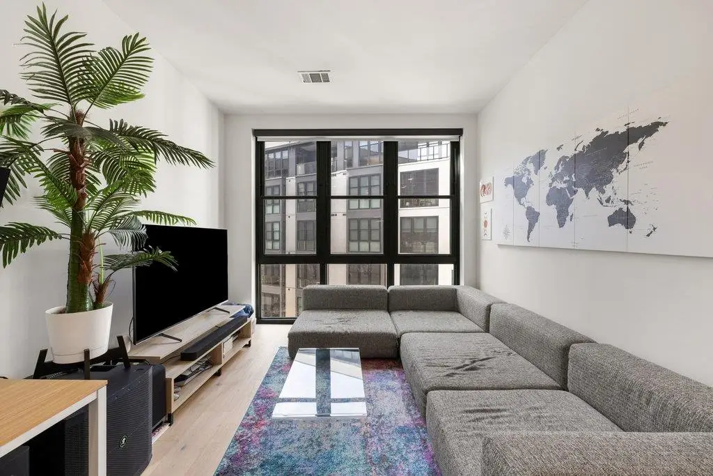 800 Embassy Dr #413, Austin, TX 78702 - #1