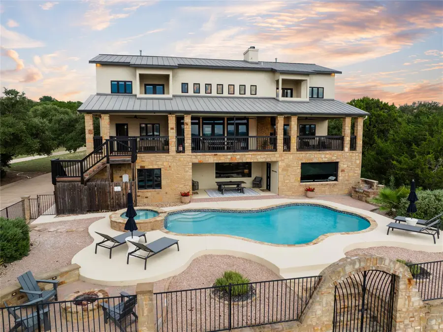 516 Deckhouse Dr, Point Venture, TX 78645 - Image #2