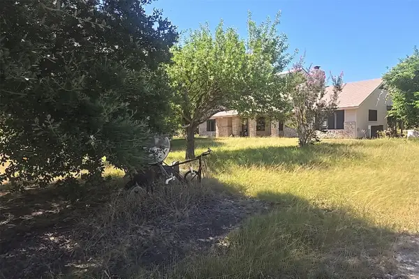 1650 County Road 421, Taylor, TX 76574