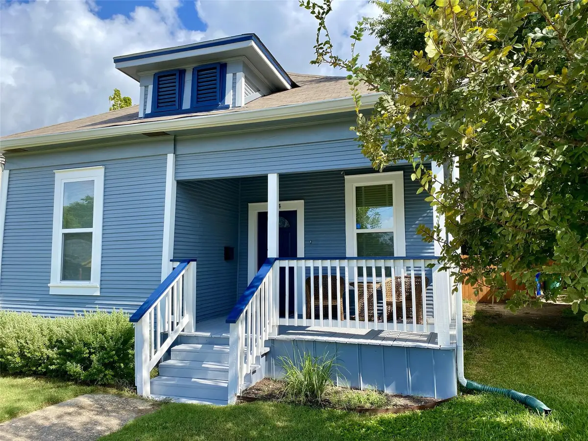 314 W Third St, Taylor, TX 76574 - #1