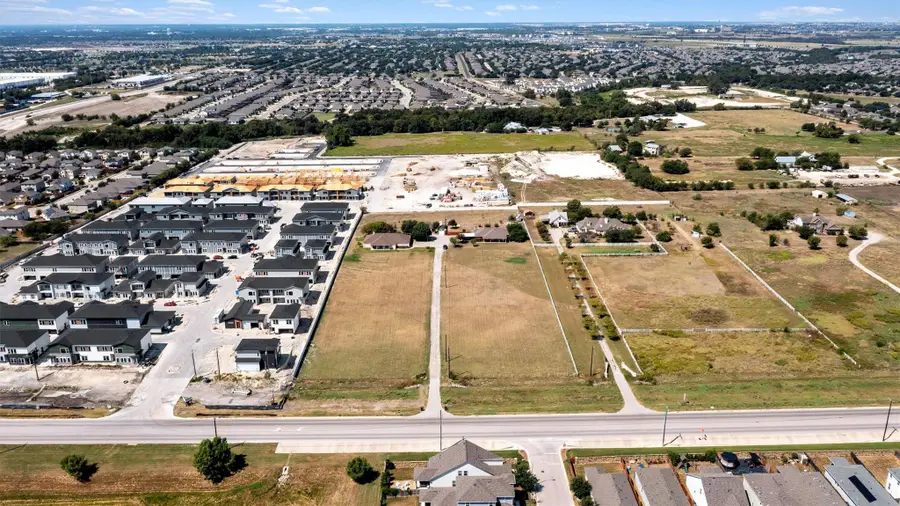 8010 County Road 110 Rd, Round Rock, TX 78665 - Image #2