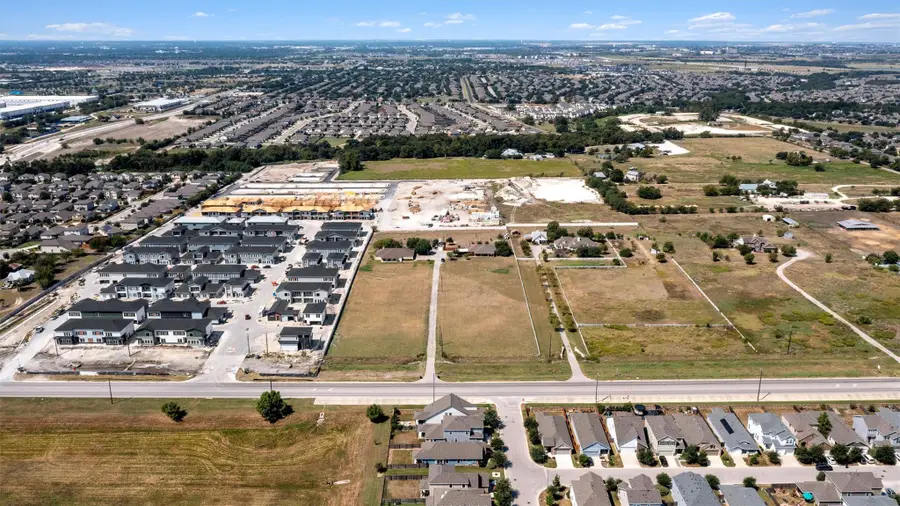 8010 County Road 110 Rd, Round Rock, TX 78665 - Image #3