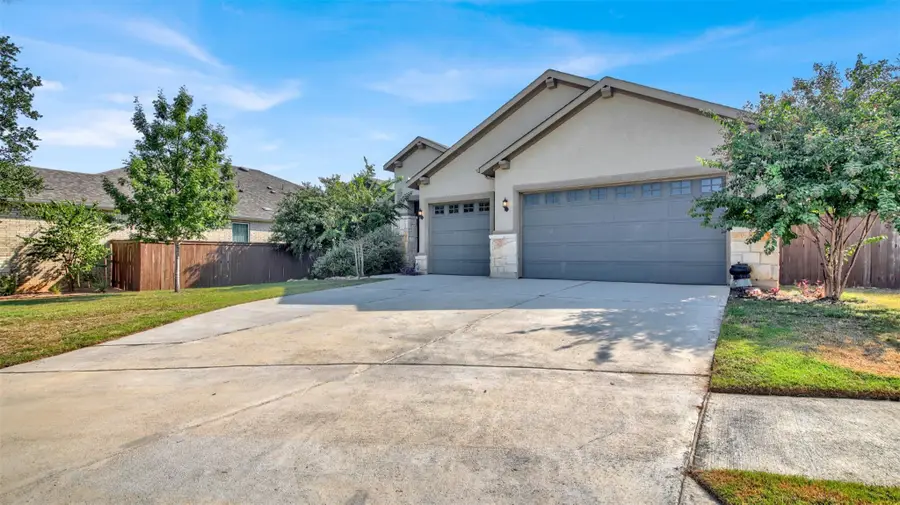 305 Verbena Dr, Marble Falls, TX 78654 - Image #2