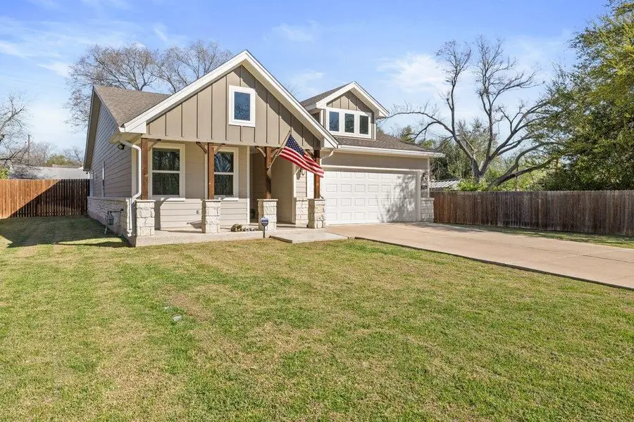1720 Prather St, Taylor, TX 76574 - #2