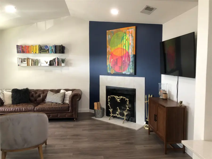 6409 Burns St #306, Austin, TX 78752 - Image #3