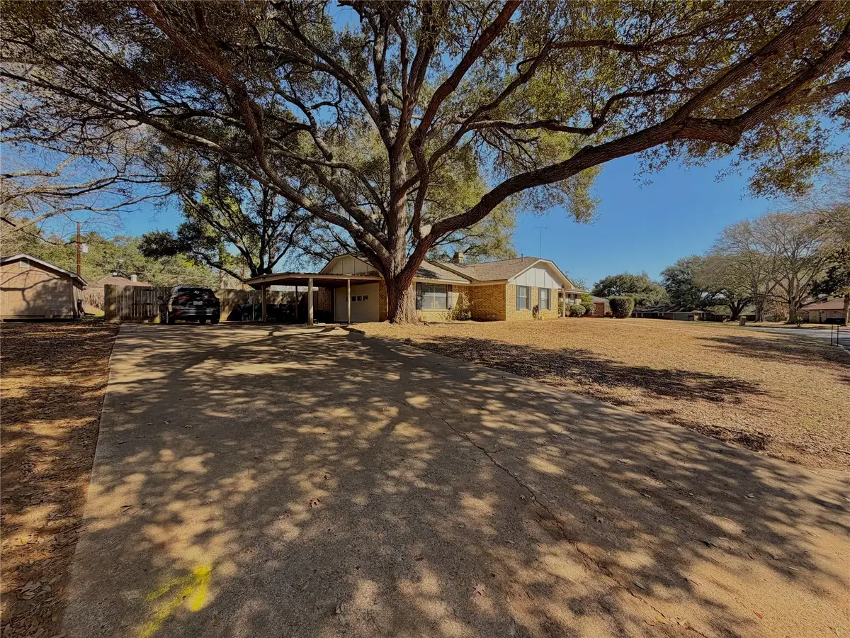1203 Hollis Dr, Brenham, TX 77833 - Image #1