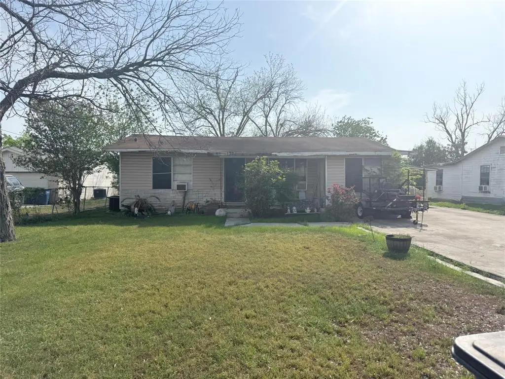 137 N Kowald Ln, New Braunfels, TX 78130 - #1