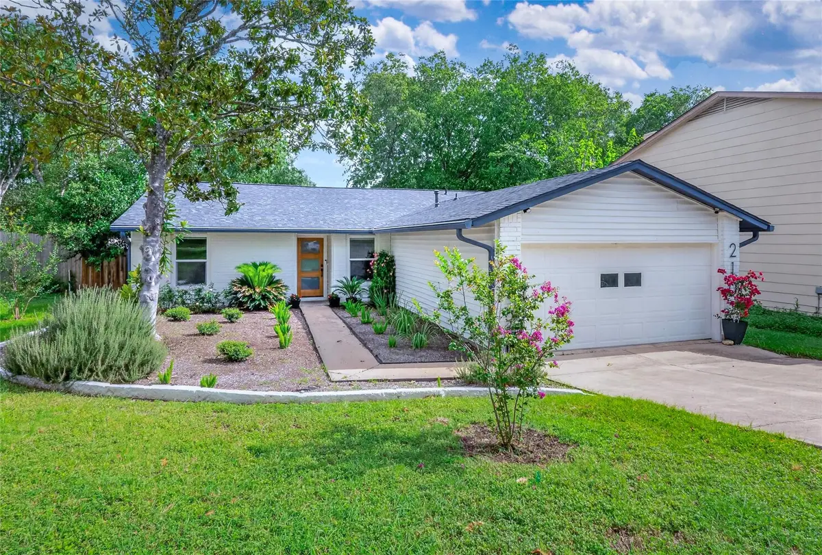 2102 Lear Ln, Austin, TX 78745 - #1