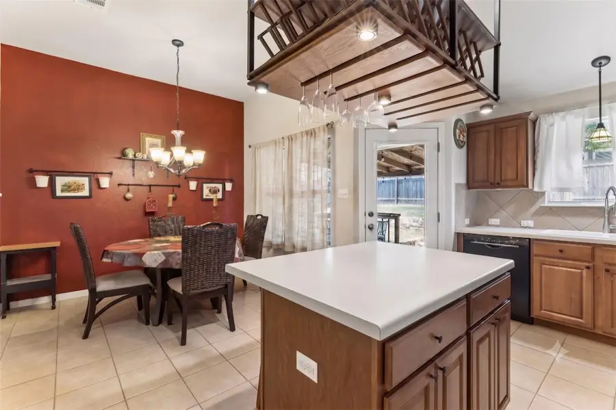 2106 Narrow Glen Pkwy, Austin, TX 78744 - #3