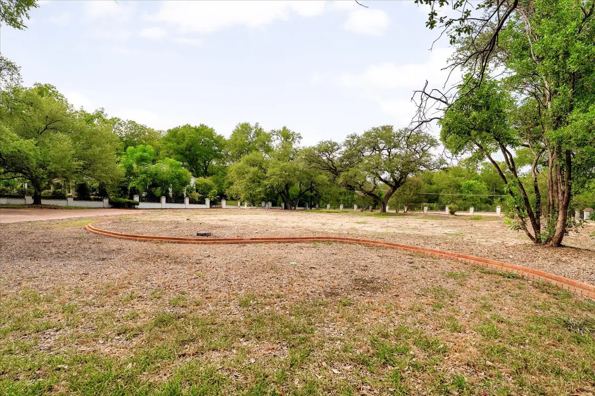 3917 Balcones Dr, Austin, TX 78731 - #1