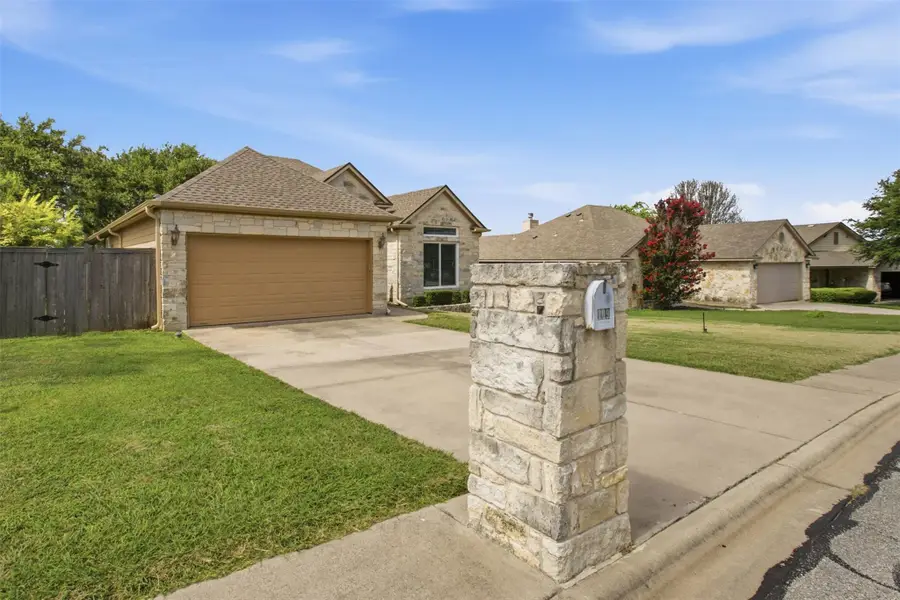 109 Cailin Ct, Burnet, TX 78611 - #2