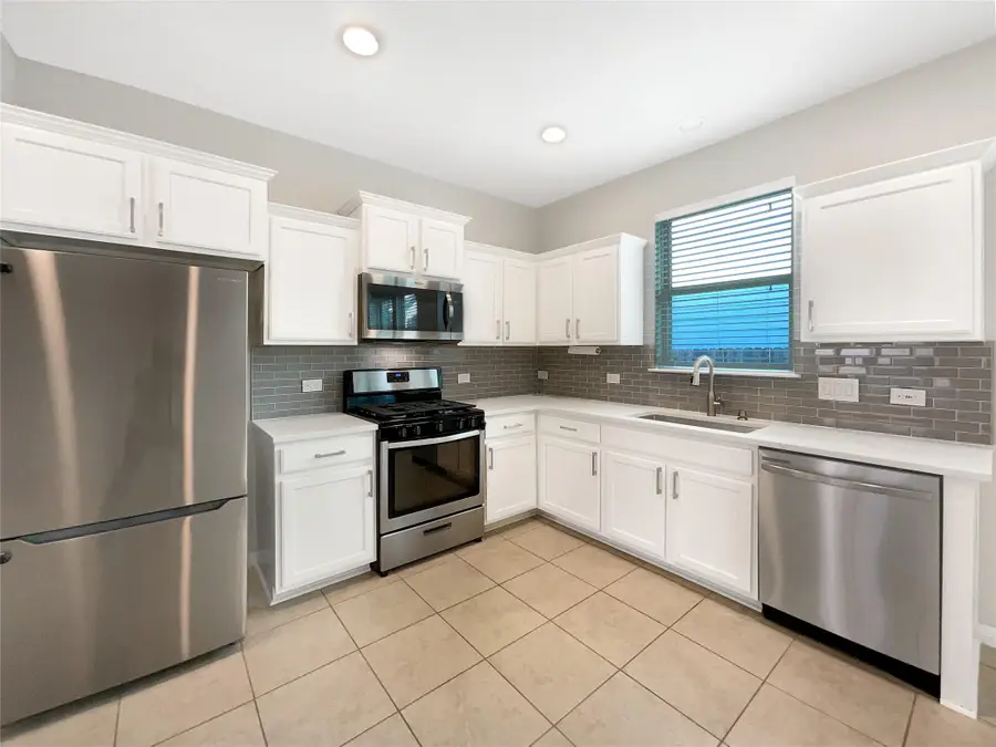 363 Eagle Brook Ln, Buda, TX 78610 - Image #2