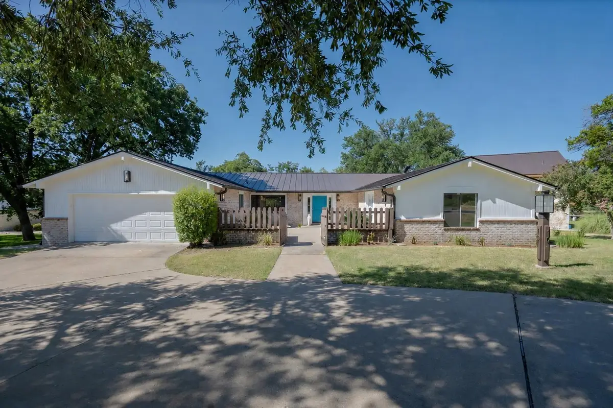 101 Third Sid W, Horseshoe Bay, TX 78657 - #1