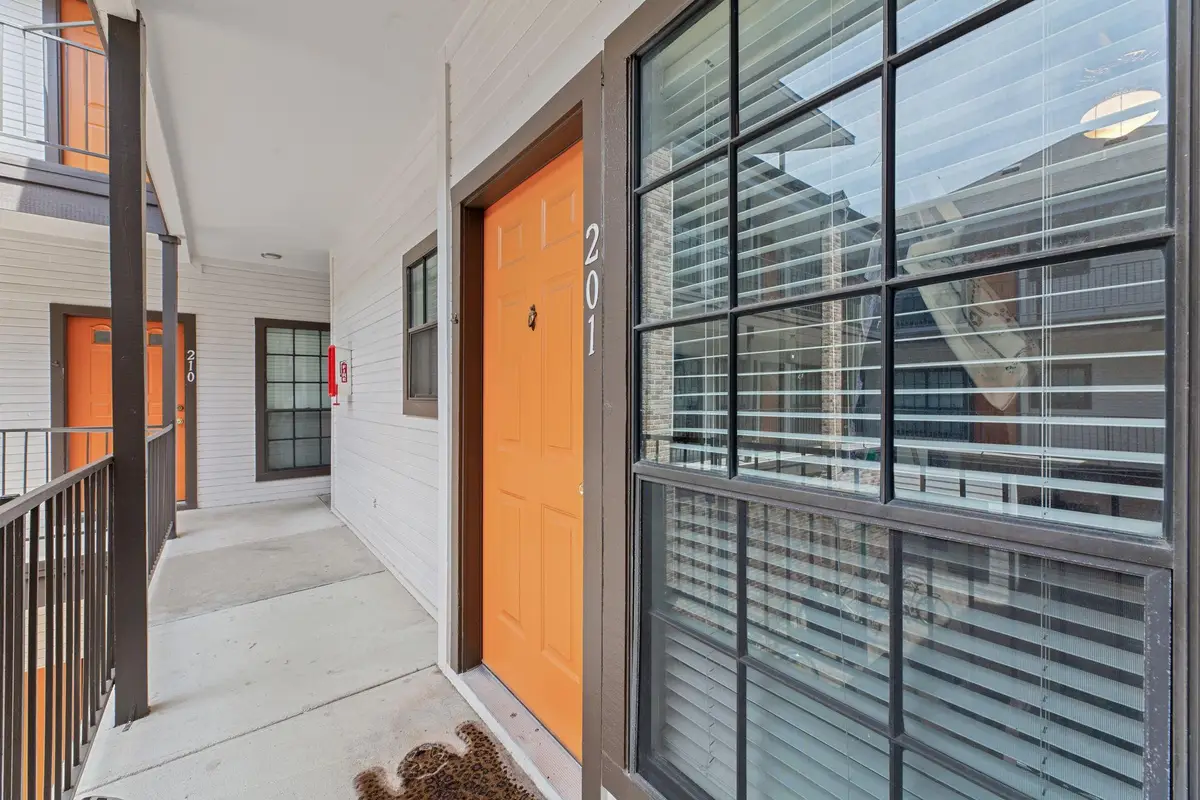 912 W 22nd St #201, Austin, TX 78705 - Image #1
