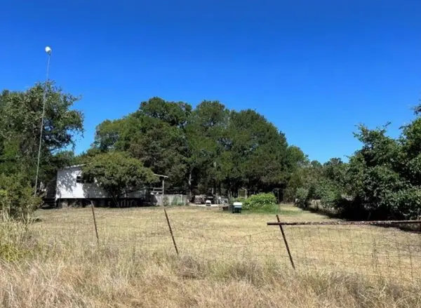 250 Rolling Oaks Dr, Driftwood, TX 78619