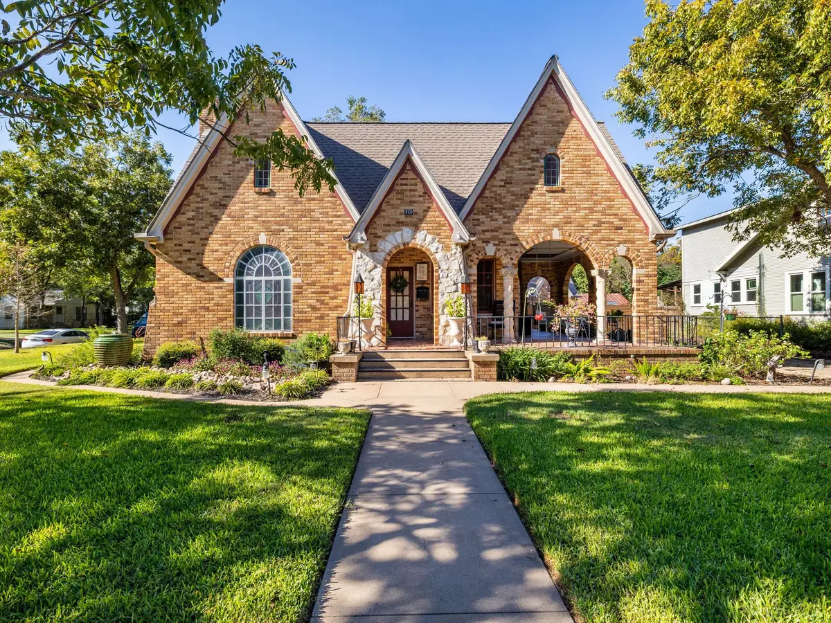 710 W 11th St, Taylor, TX 76574 - #1