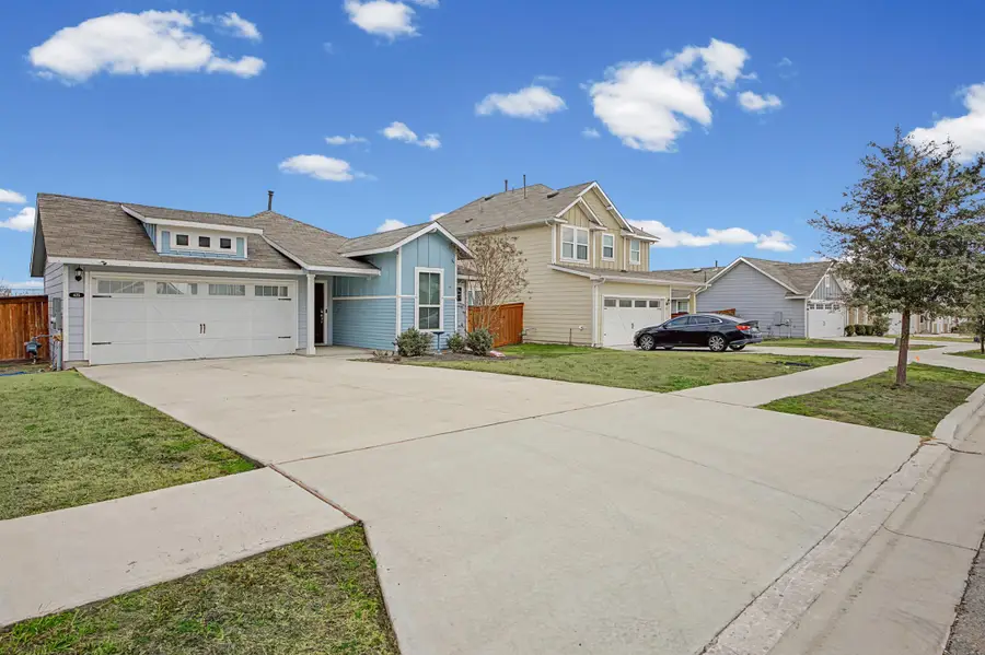 425 Spiny Lizard Ln, San Marcos, TX 78666 - Image #2