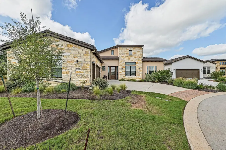 120 Delfino Pl, Horseshoe Bay, TX 78657 - Image #2