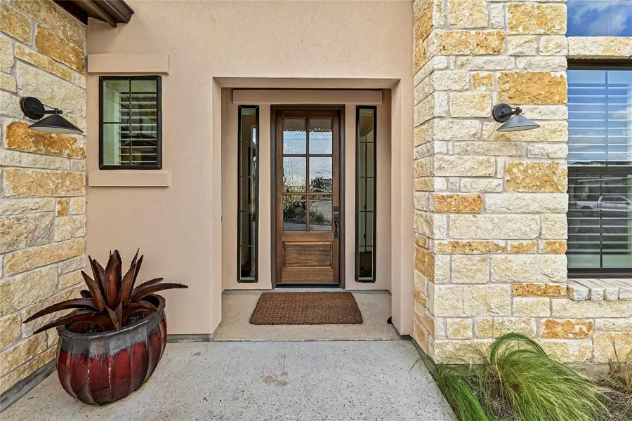120 Delfino Pl, Horseshoe Bay, TX 78657 - Image #3