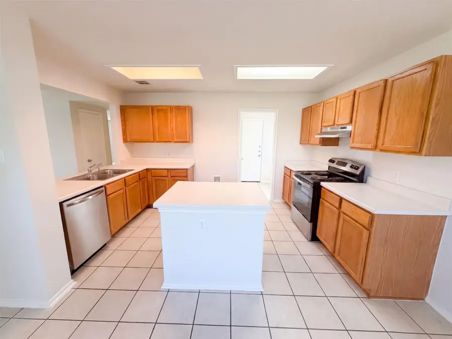 305 Edgewood Cv, Leander, TX 78641 - #2
