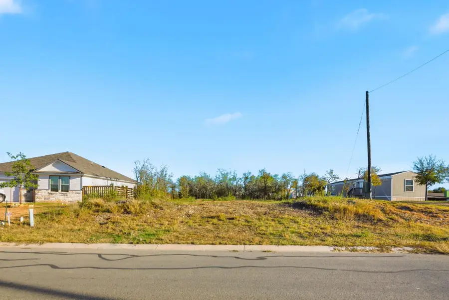 105 Agave Azul Cv, Dale, TX 78616 - Image #3