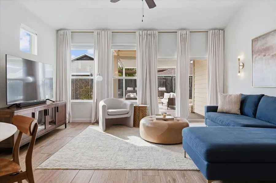 8301 Dampton Ln, Austin, TX 78744 - Image #2