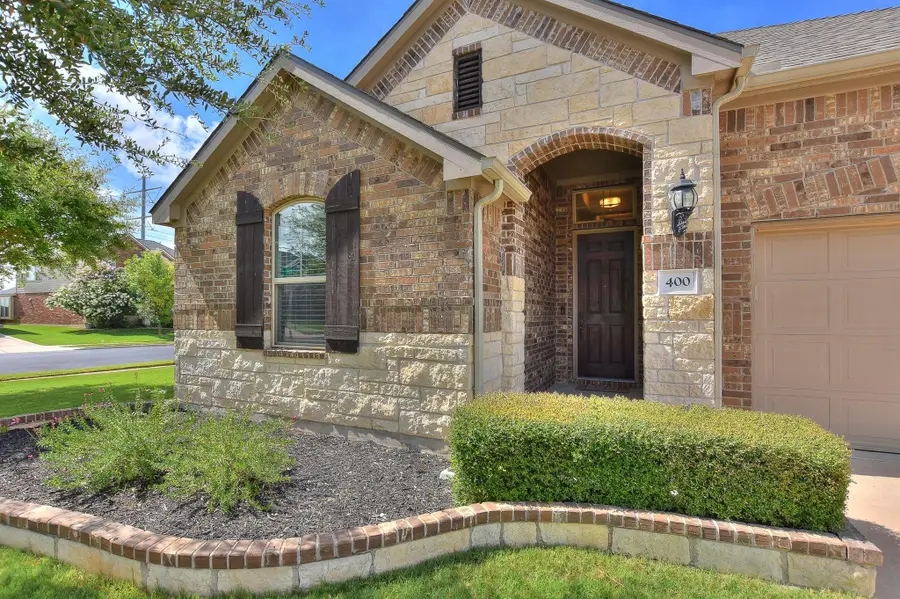 400 Farm Creek Dr, Hutto, TX 78634 - #3