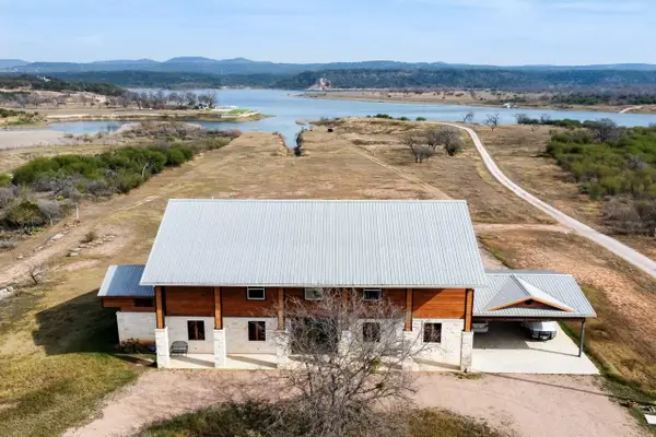 421 Chimney Cove Dr, Marble Falls, TX 78654