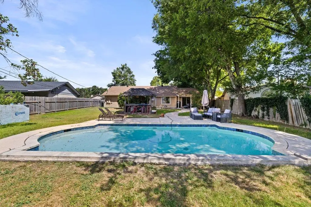 9513 Braeburn Gln, Austin, TX 78729 - #1