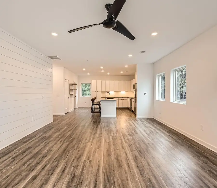 5924 S Congress Ave #11S, Austin, TX 78745 - Image #2