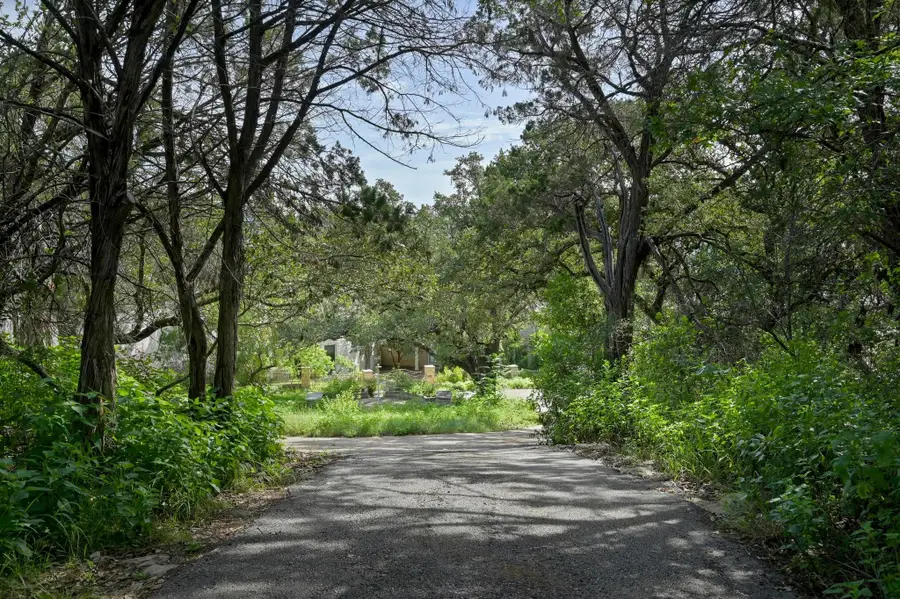 5252 Mccormick Mountain Dr, Austin, TX 78734 - Image #3