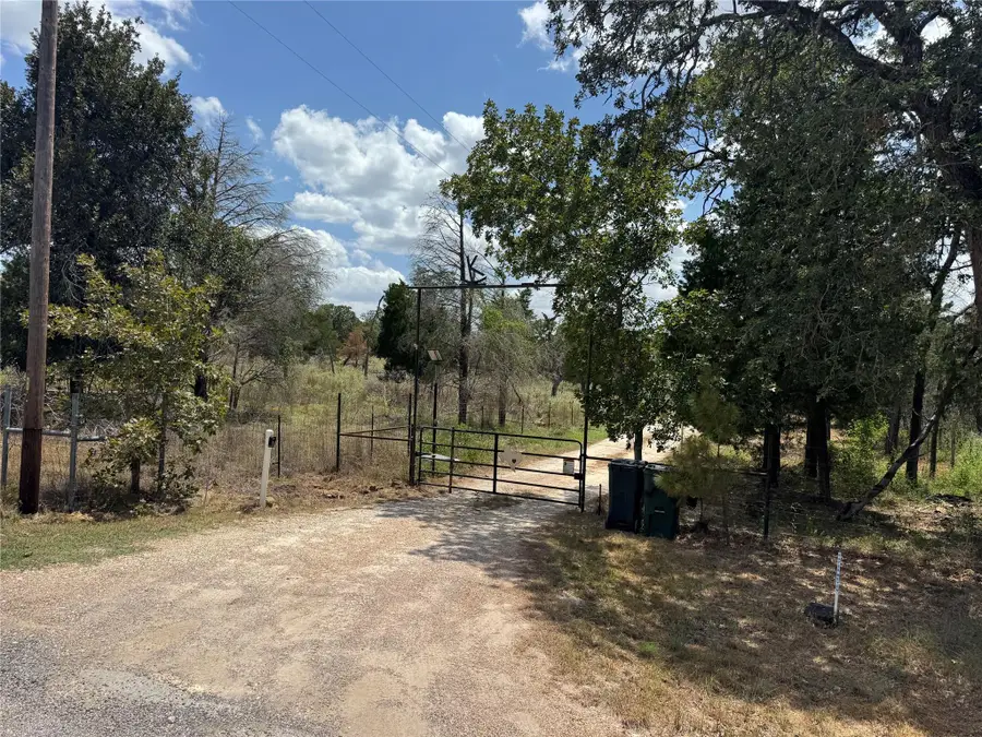 134 Elgin Woods Ln, Elgin, TX 78621 - #2