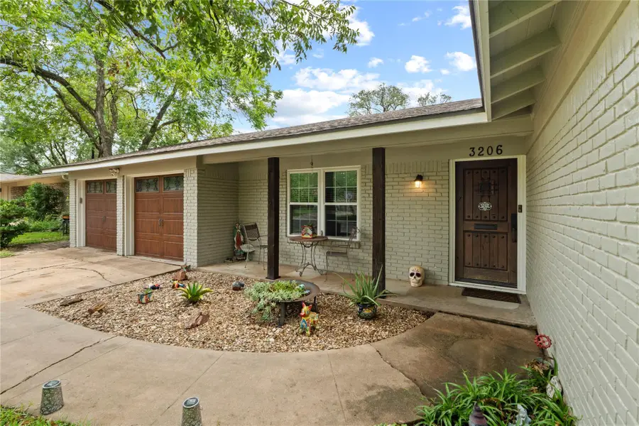 3206 Silverleaf Dr, Austin, TX 78757 - Image #2