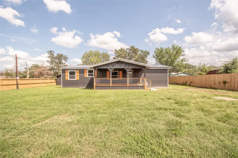 215 Shady Oaks St, Somerville, TX 77879 - #3