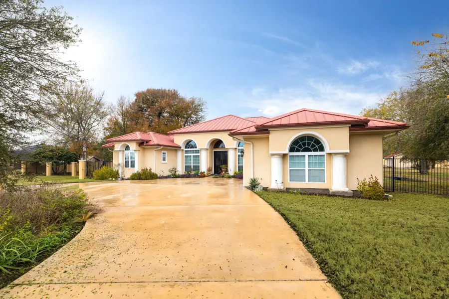 1202 Sierra Vista Cv, Lockhart, TX 78644 - Image #3