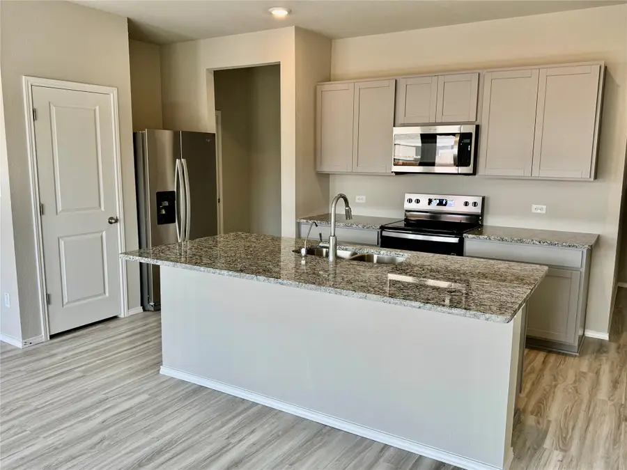 12813 Village Spun Plz, Buda, TX 78610 - Image #2