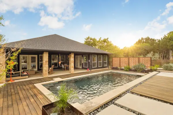 2 Crooked Arrow Ct, Wimberley, TX 78676