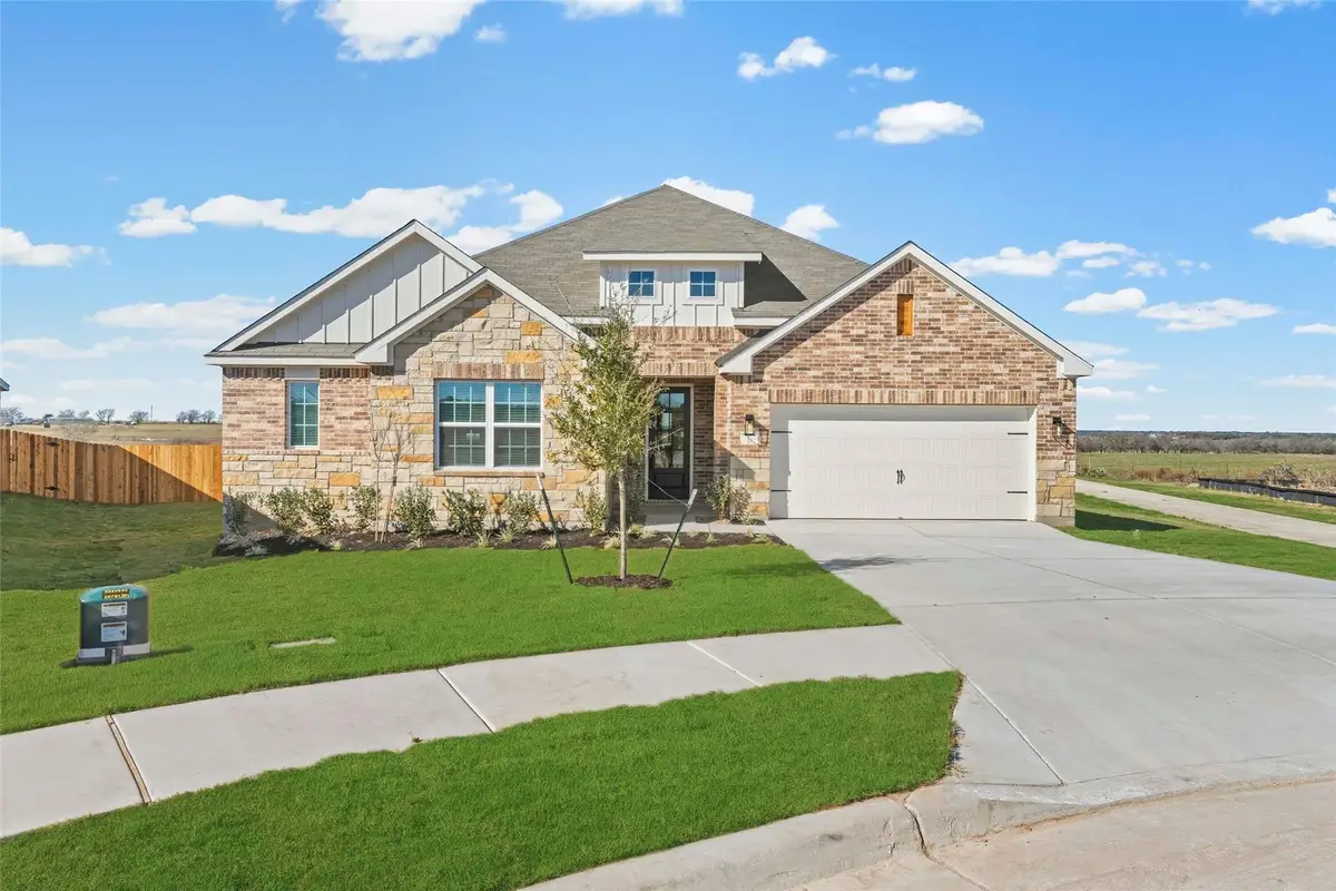 521 W Luna Blue Ln, Jarrell, TX 76537 - #1