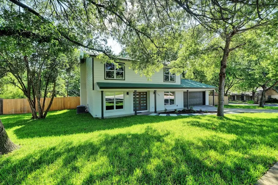 2704 Loyola Ln, Austin, TX 78723 - Image #2