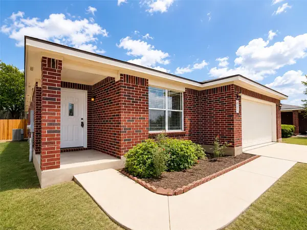 906 W South St, Leander, TX 78641