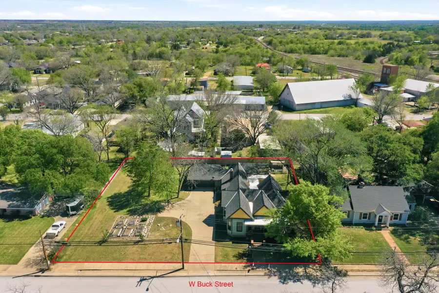 703 W Buck St, Caldwell, TX 77836 - #3
