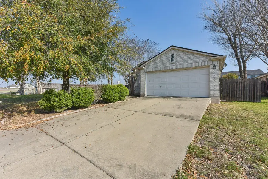 101 Bandara Woods Blvd, Elgin, TX 78621 - #3