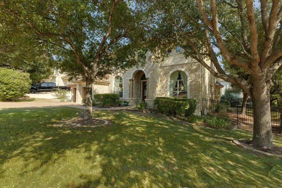 2401 Hunters Green Ct, Austin, TX 78732 - Image #2