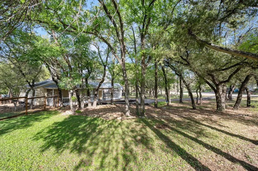 201 N Oak Hollow Rd, Georgetown, TX 78628 - #3