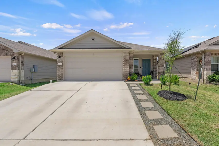 11817 Rush Ln, Elgin, TX 78621 - Image #2