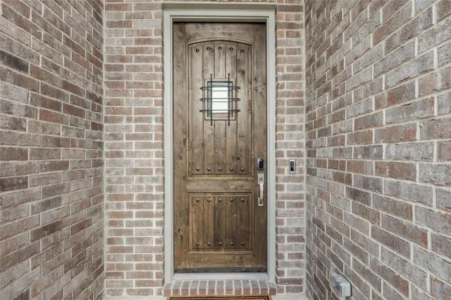 108 Windgate Dr, Hutto, TX 78634 - Image #2