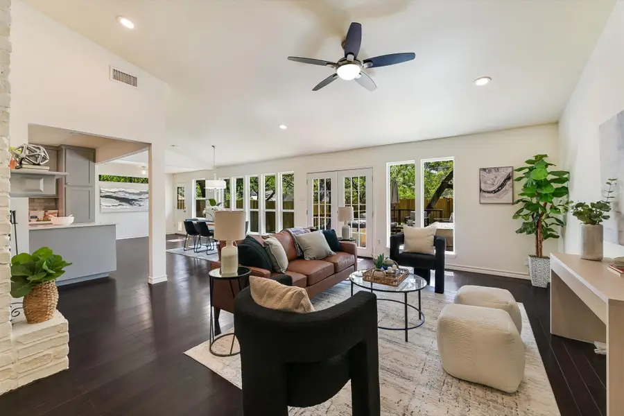 9405 Shady Oaks Dr, Austin, TX 78729 - #3