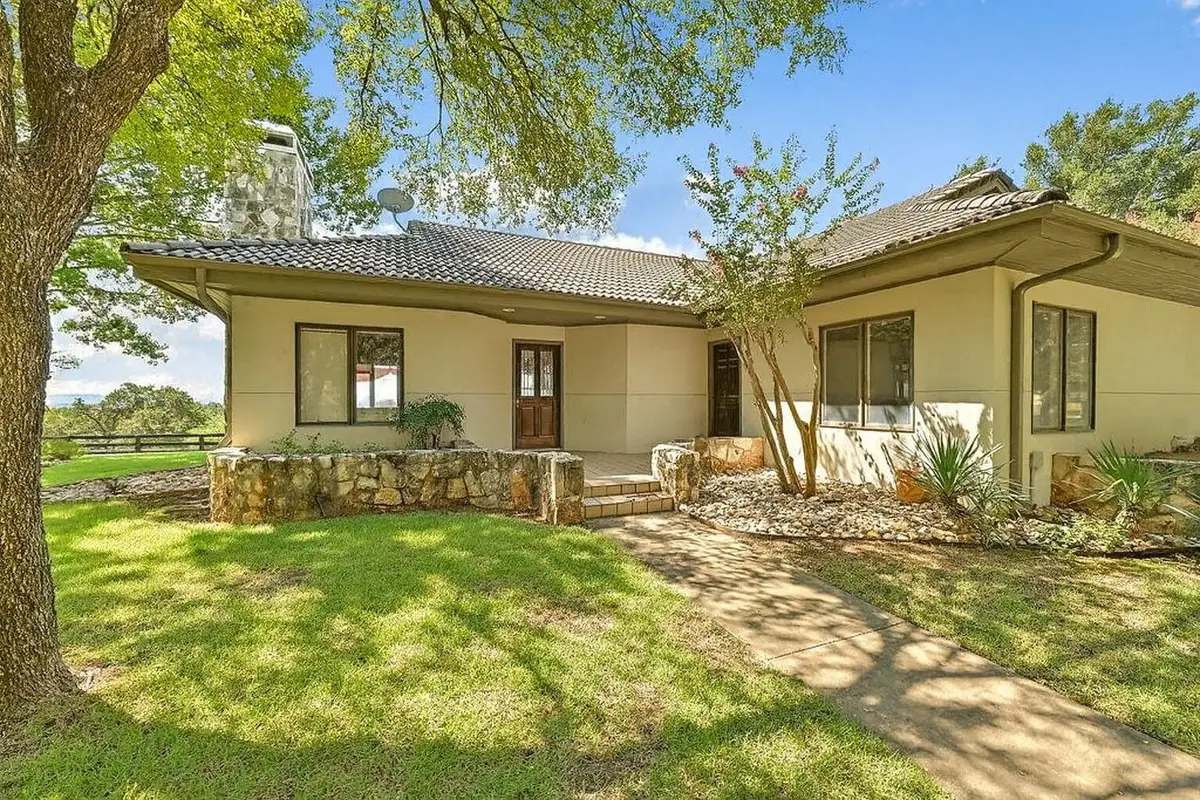 1607 Clubhouse Hill Dr, Spicewood, TX 78669 - Image #1